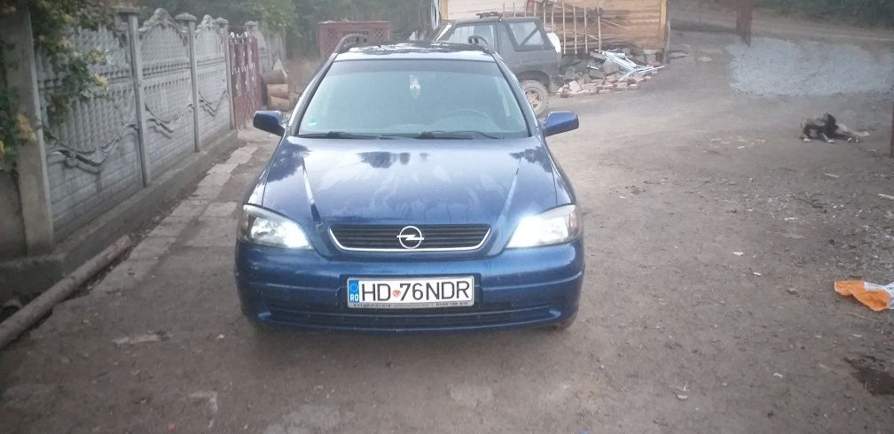 Vând Opel astra g an 2004