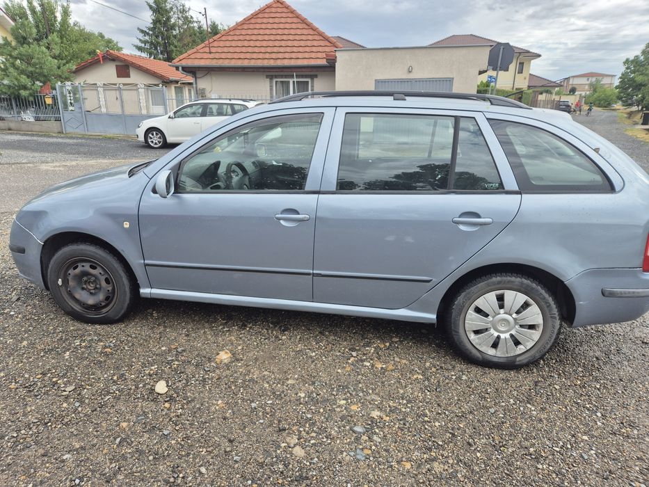 Vând skoda fabia 1.2