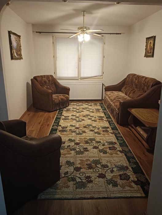 Apartament cu 3 camere de vânzare în b-dul Unirii, Reghin