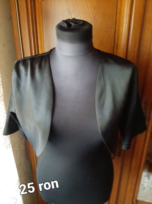Vând rochiii,costume,fuste,bolerodamă