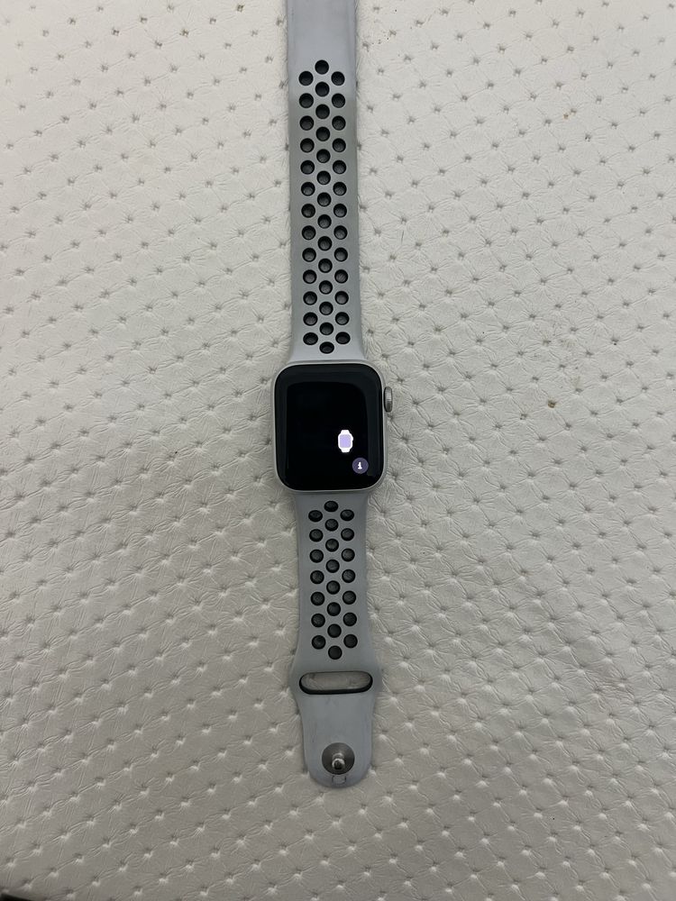 Aplle watch se 40 мм 60000тысяч