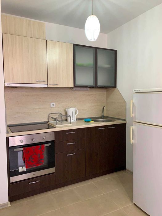 Дава се под наем Двустаен апартамент в Бургас, Лазур - 70 кв.м за 275 € - Снимка #1