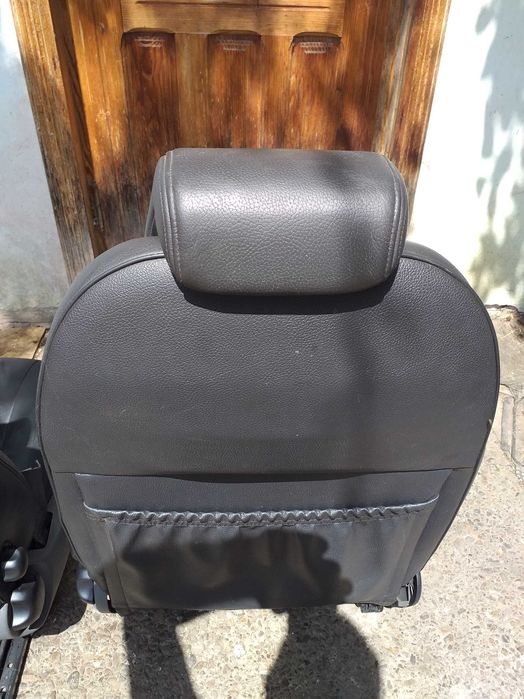 Scaune fata piele auto