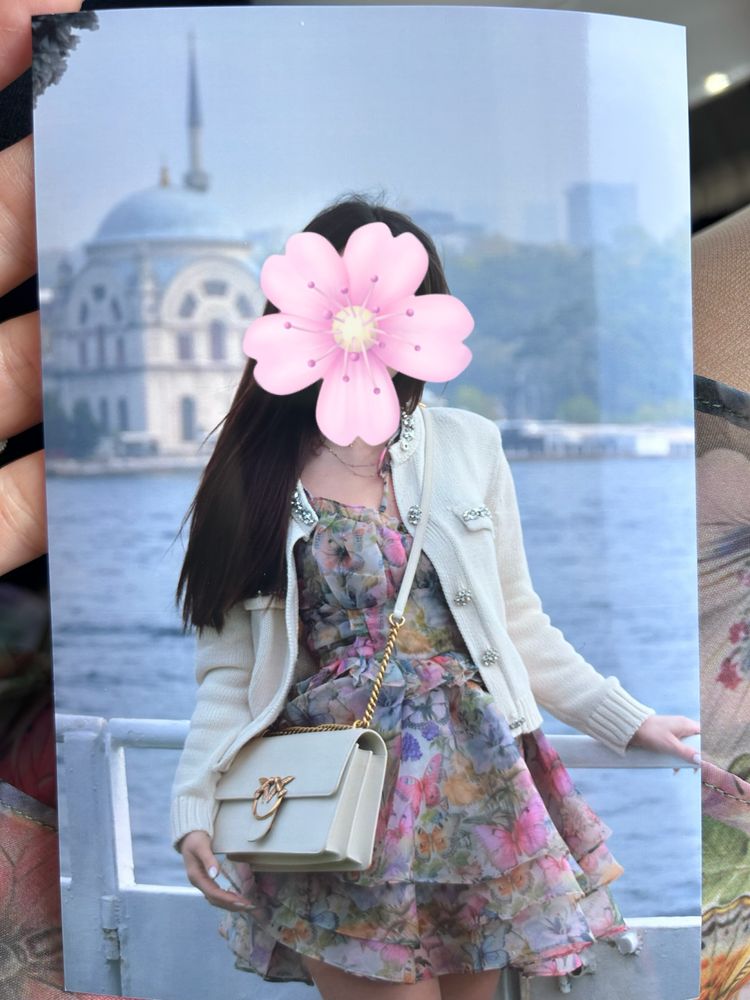Рокля по модел на Miss Rosier