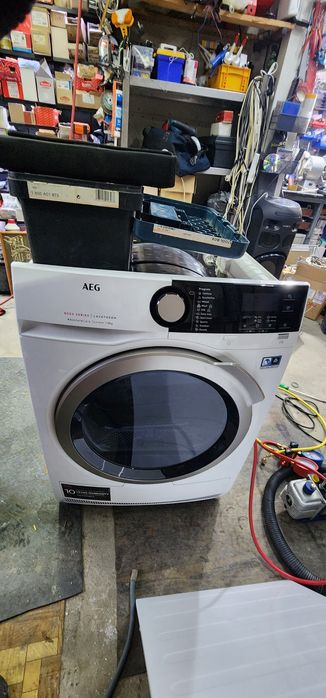 Сушилня AEG термопомпа за части или ремонт