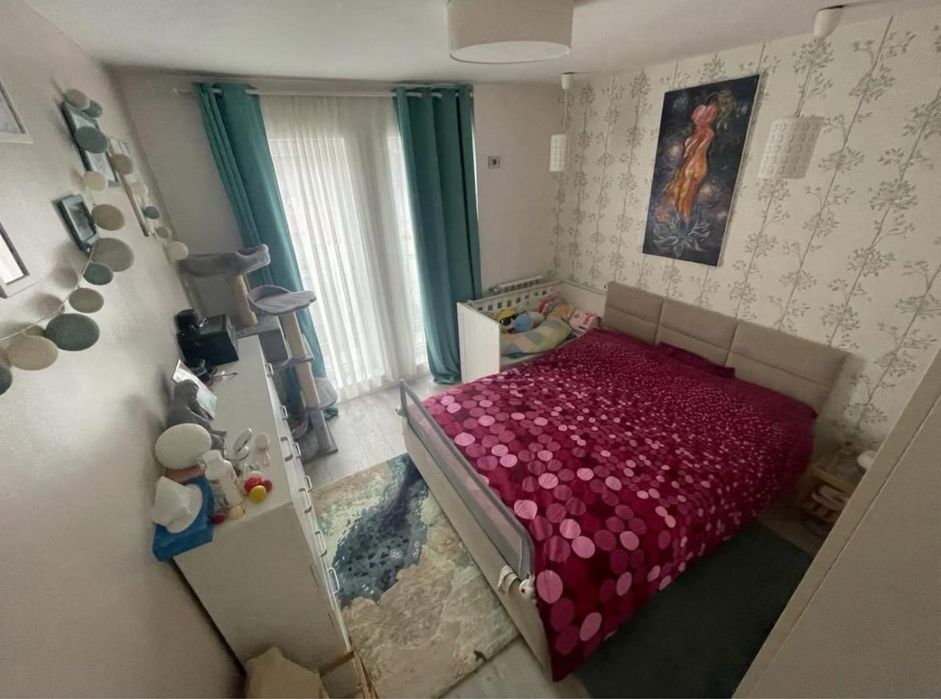 De inchiriat apartament 3 camere