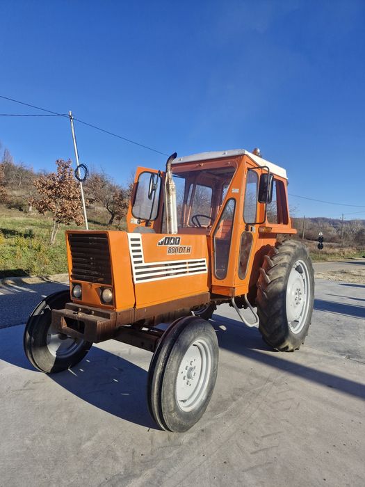 Tractor Fiat 880
