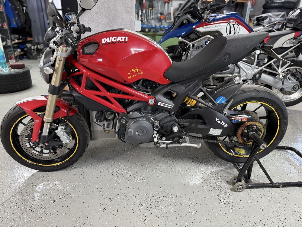 Ducati monster 1100 evo 2012 abs