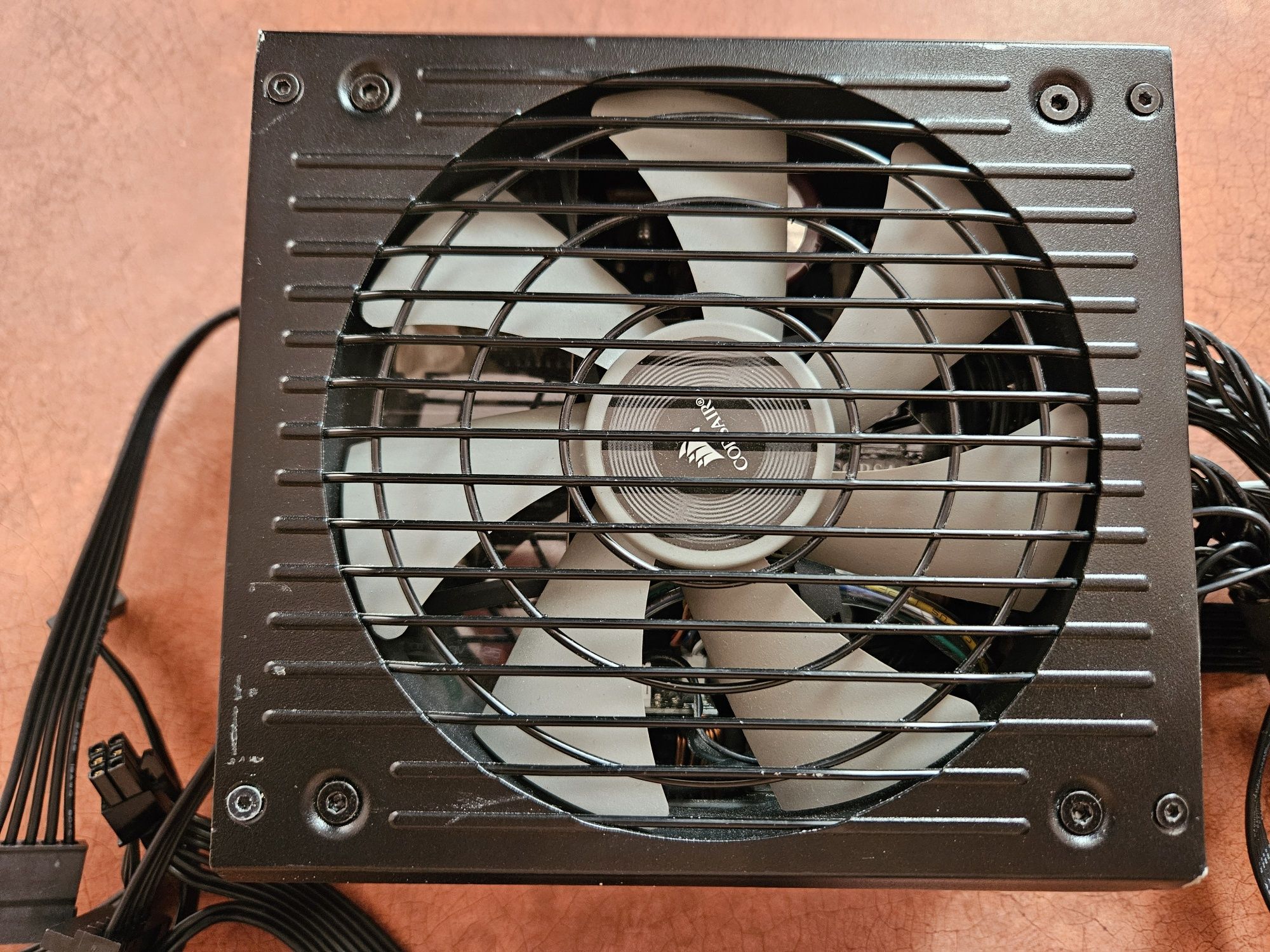 Sursa PC Corsair RMi Series RM650i 650W 80+ Gold full modulara