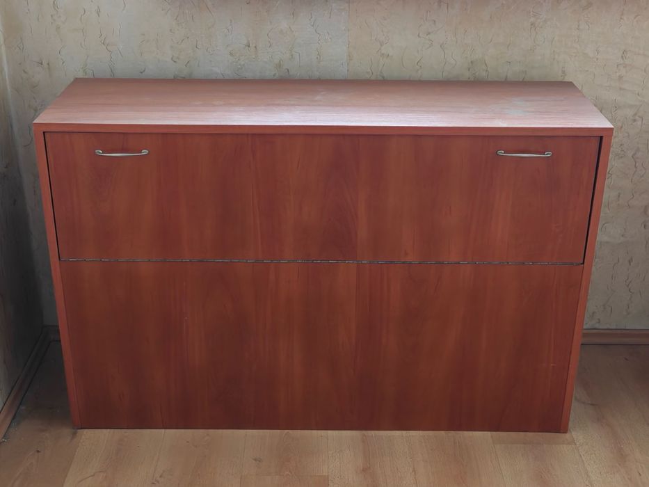 Дървено работно бюро, ракла, рамка за легло и секция