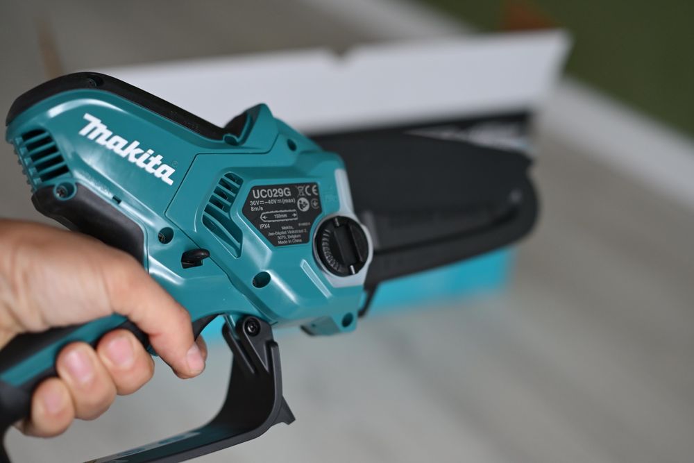 Mini drujbă Makita UC029GZ (XGT 40V) Sigilată, compactă și puternică!