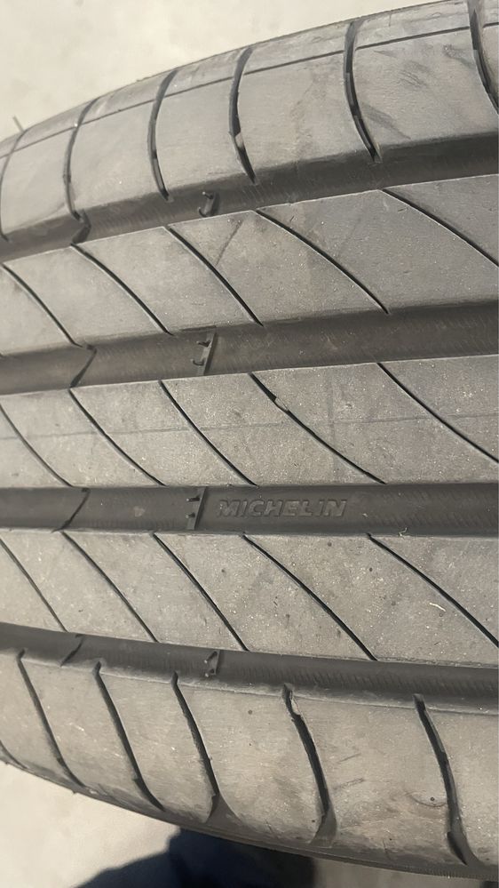 Anvelopa Michelin 215 65 R17