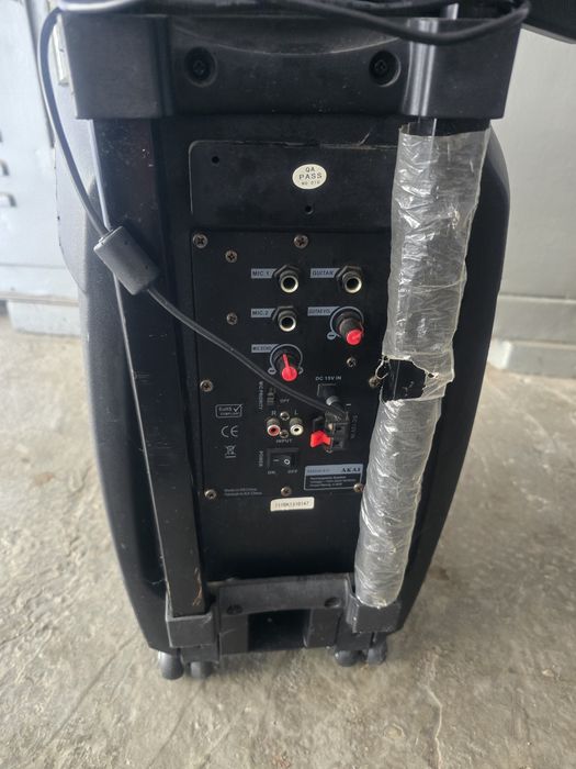 Vând boxă AKAI SS023A--X10