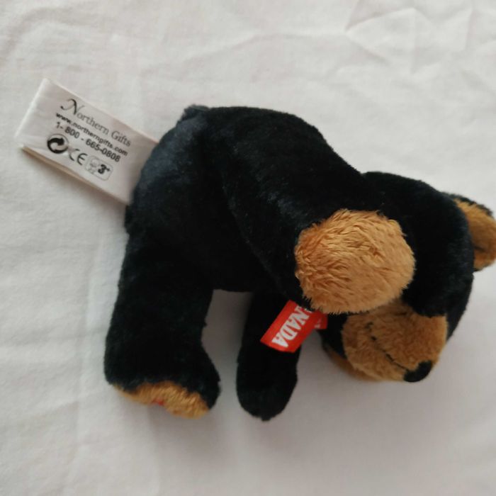 Мека плюшена играчка мече висока 14 см.