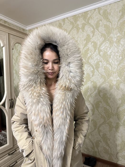 Продам верхнюю одежду женскую