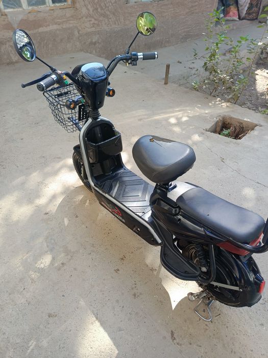Skuter sroshne sotiladi 14 le
