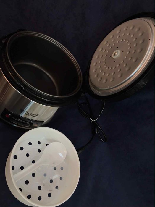 Уред за готвене на ориз Russell Hobbs