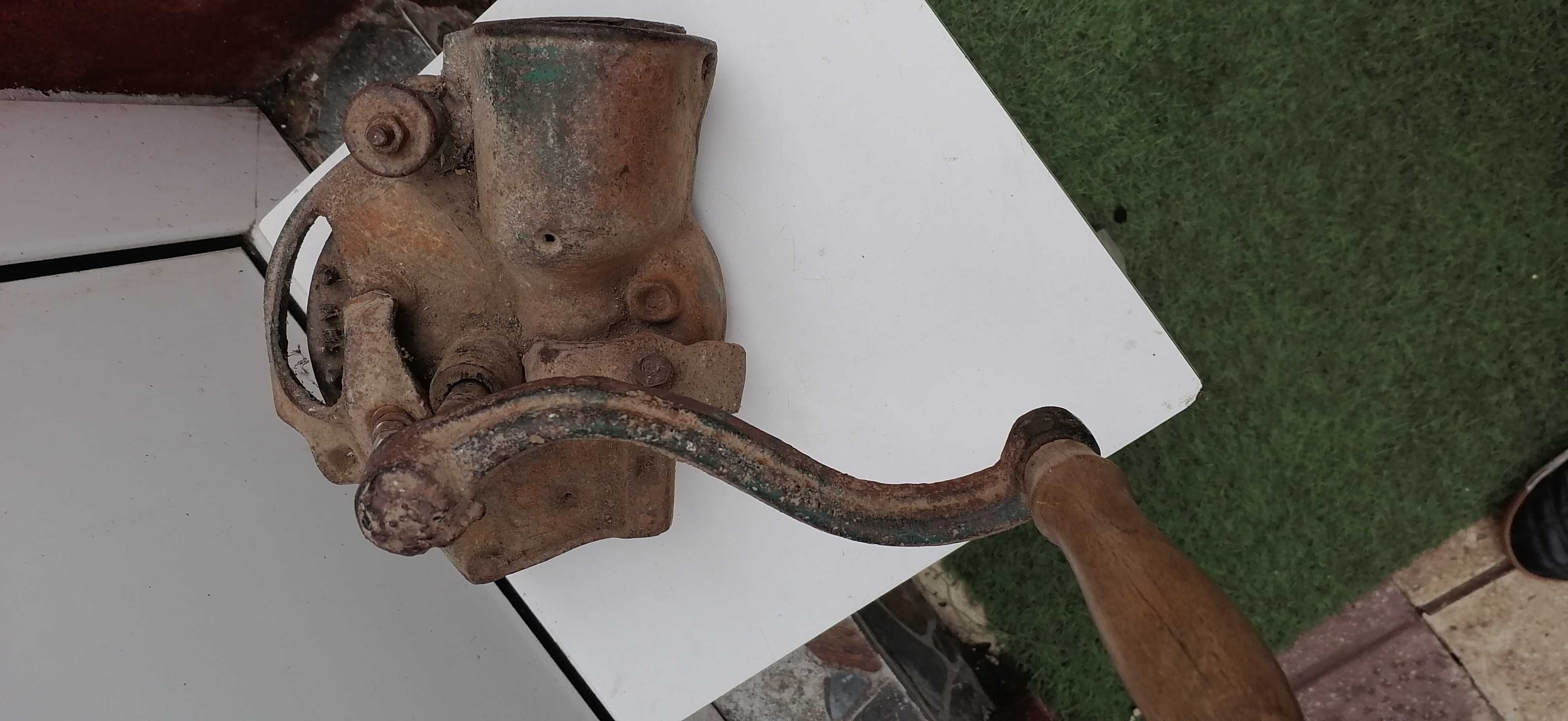 masina  manuala  de  curatat  porumb pret  120  lei