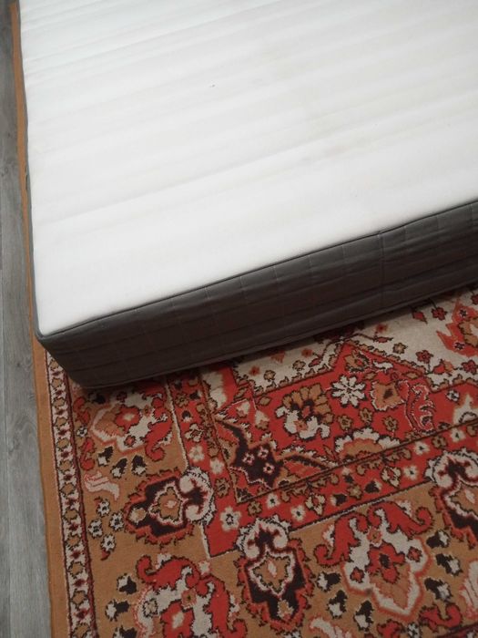 Продам матрац бу 1м40 на 2м, в хорошем состоянии