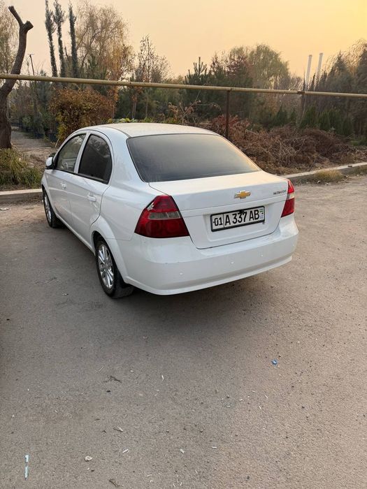 Машина   4 поколения    газ  метан  Автомат  коробка   краска  4 детал