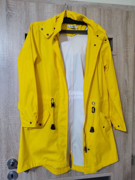 Яке за дъжд с качулка