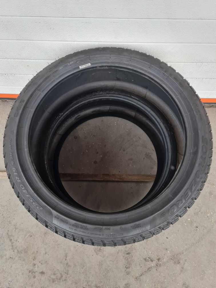 Зимни гуми 2 броя PIRELLI SottoZero3 225 45 R19 дот 4919