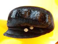 Caciula de dama din blana artificiala neagra cu cozoroc