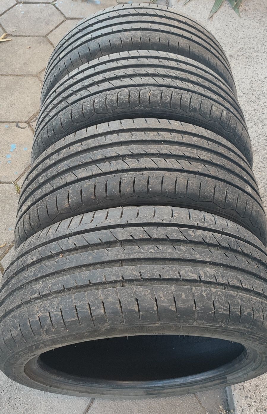 Летни гуми 225/45/17 Дебика