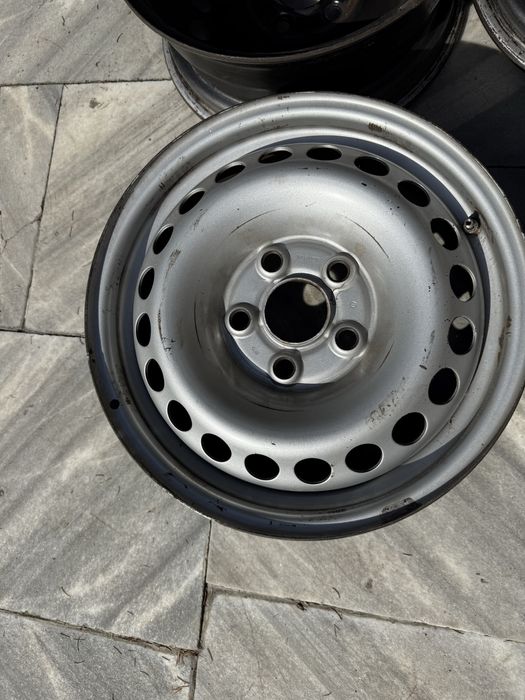 Продавам 4 бр VW ламаринени джанти 16 цола