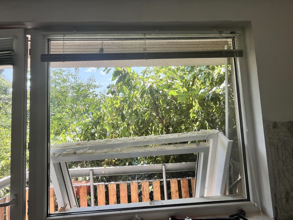 PVC дограма REHAU