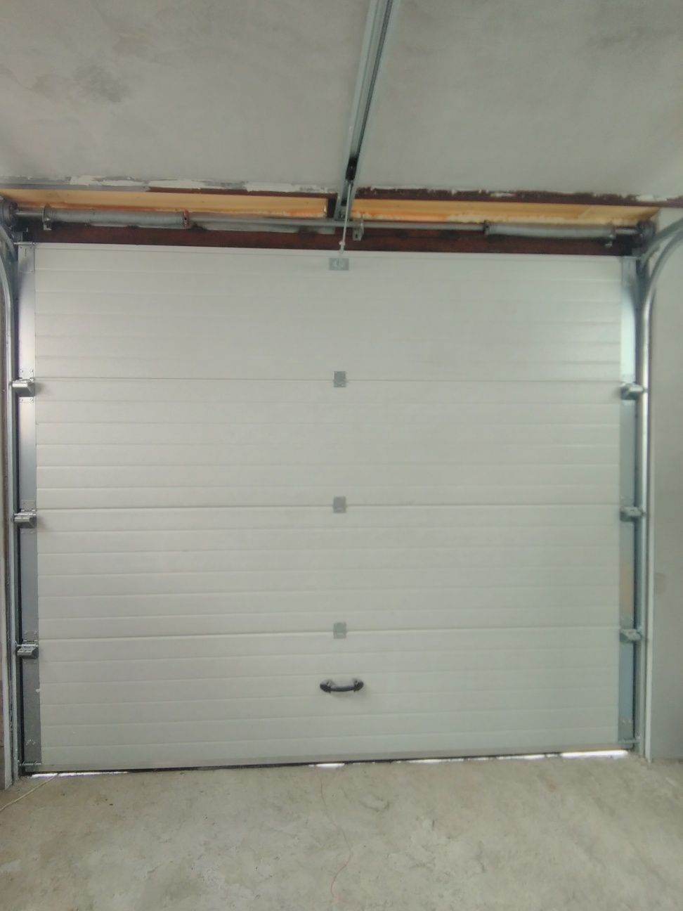 Uși Garaj Automatizate Și Tâmplărie PVC