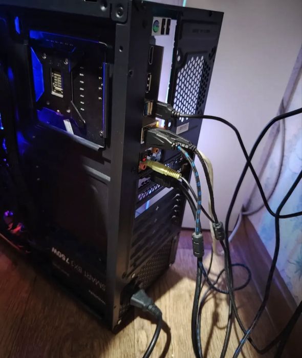 Компьютор в идеальном состочние срочно