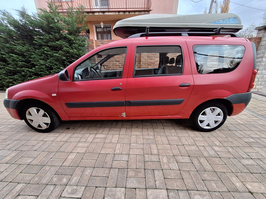 Vând Dacia Logan 7 locuri MCV 1.6 16 valve cu GPL