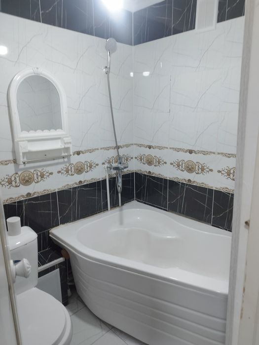 Урганч ш. марказида 3 этаж 2 хонали квартира сотилади! Журабек салон