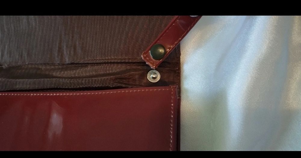 Poșetă tip plic vintage piele lăcuită ,,Flacăra Roșie"