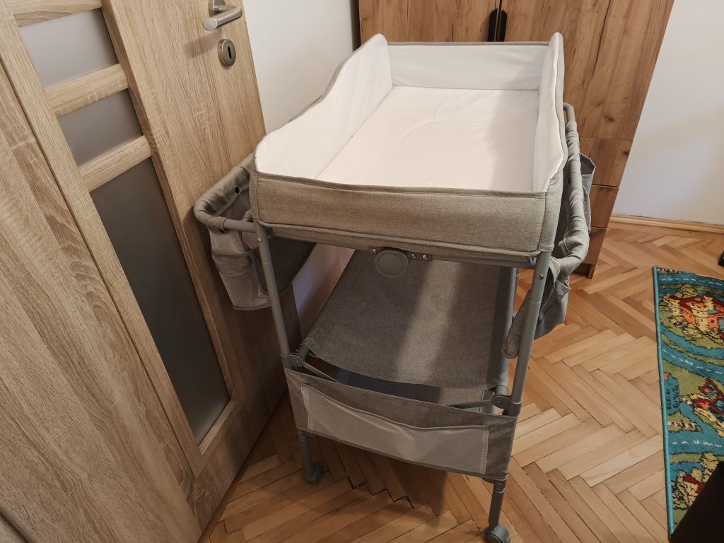Masa de infasat multifunctionala pliabila