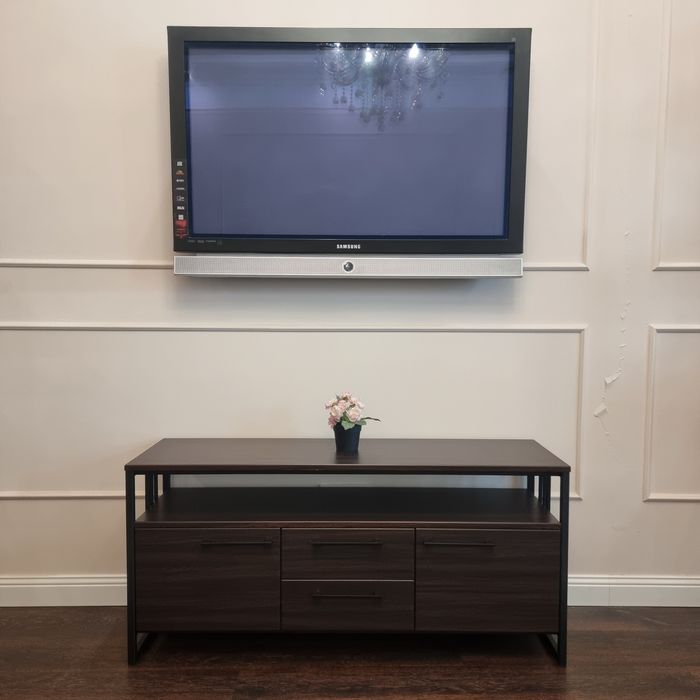 Тумба под телевизор в стиле лофт