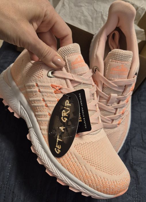 Нови дамски маратонки 37 номер