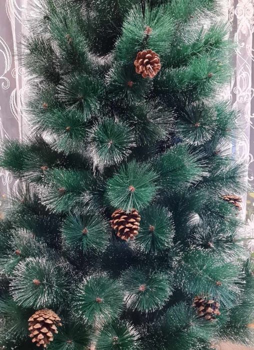Коледни елхи с шишарки и сняг - ТОП качество и цена !