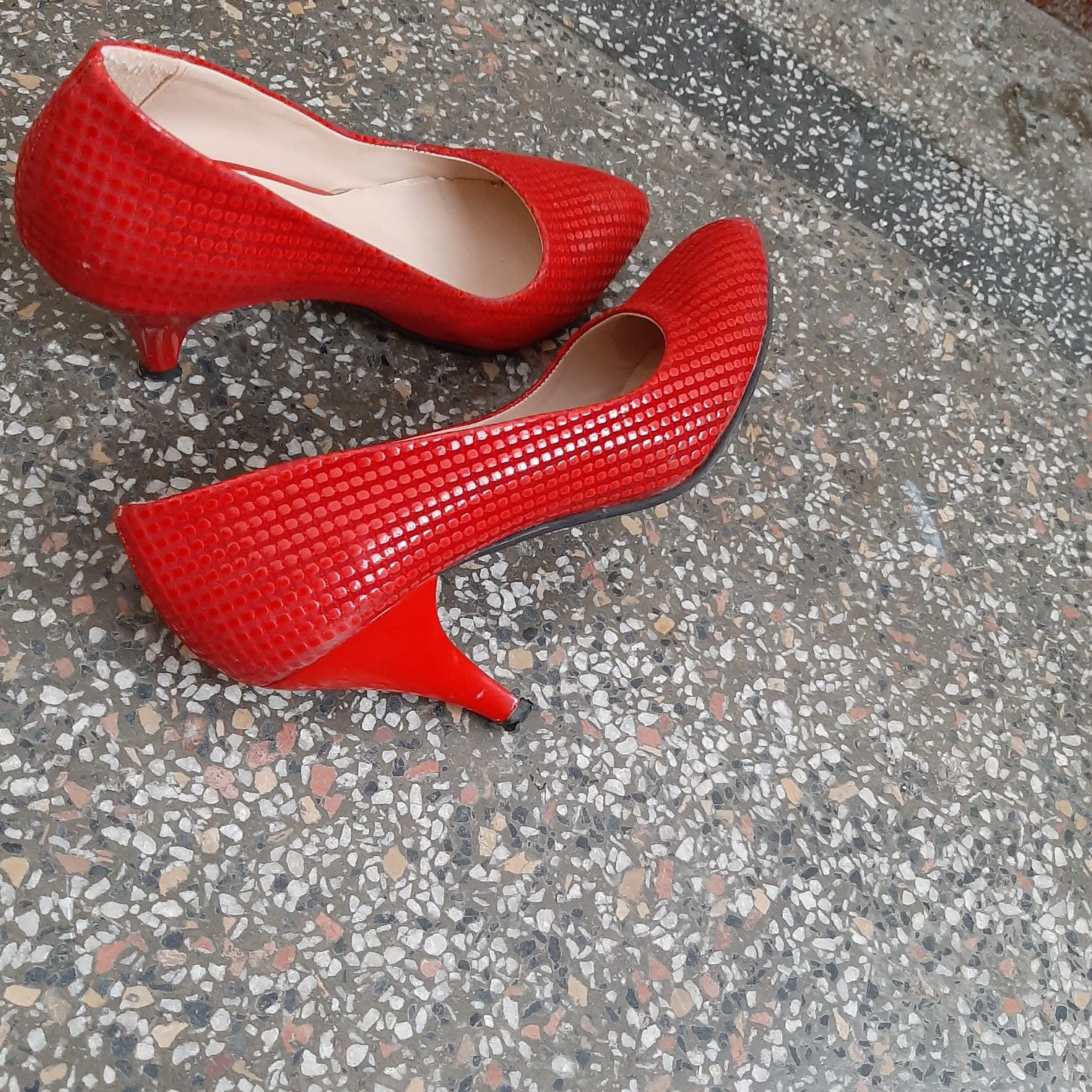 Официални дамски червени обувки
