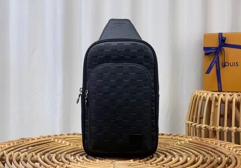 Чанта Louis vuitton avenue sling bag NEW 45303