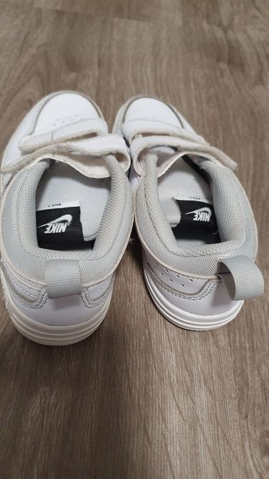 Adidasi nike 31.5