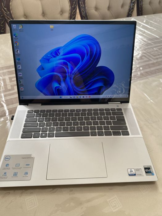 Dell inspiron 16 2-in-1 i7-1260