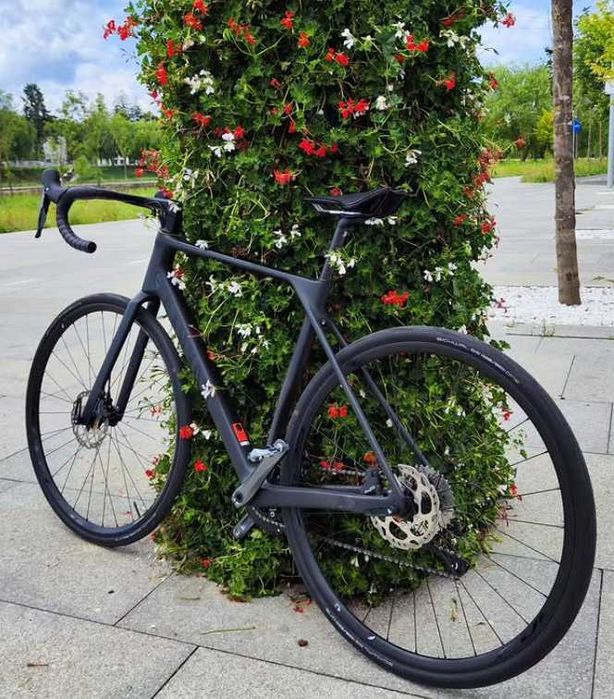 Bicicleta de sosea CANYON Endurace CF 6 + cadou