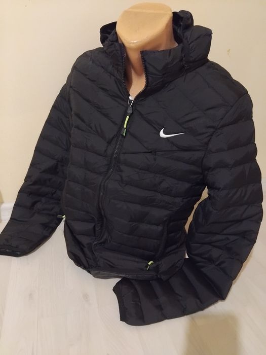 Geaca băieți Nike.