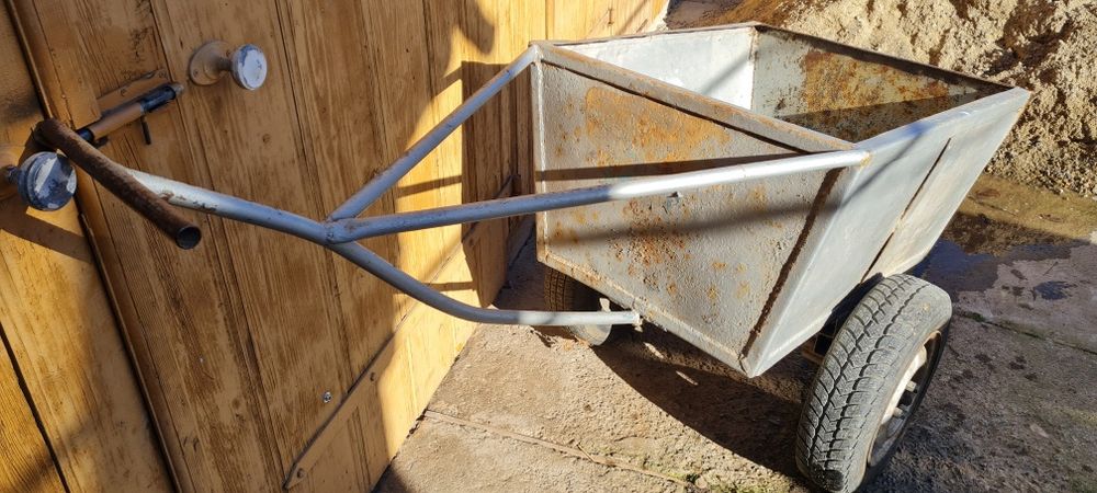 Carucior din metal roti auto