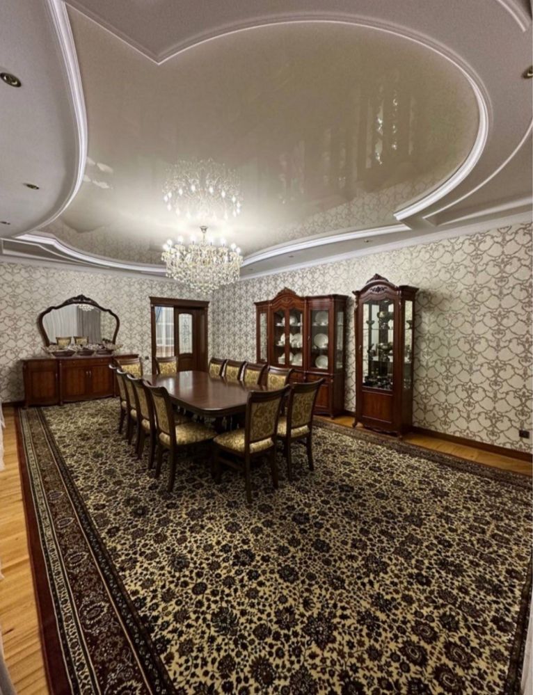 Мирзо Улугьек Амир Темур махалла 6 сотих 9 комната 2 этажный