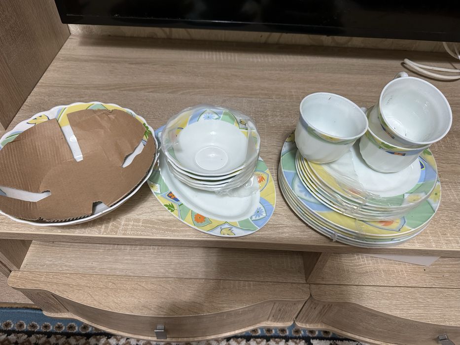 Продам столовый набор посуды. Не хватает несколько позиций.