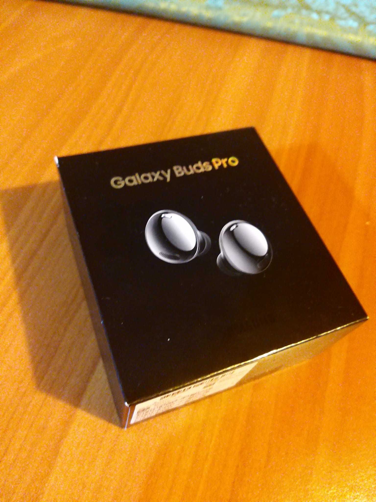 Samsung Galaxy Buds Pro și Samsung Galaxy Buds