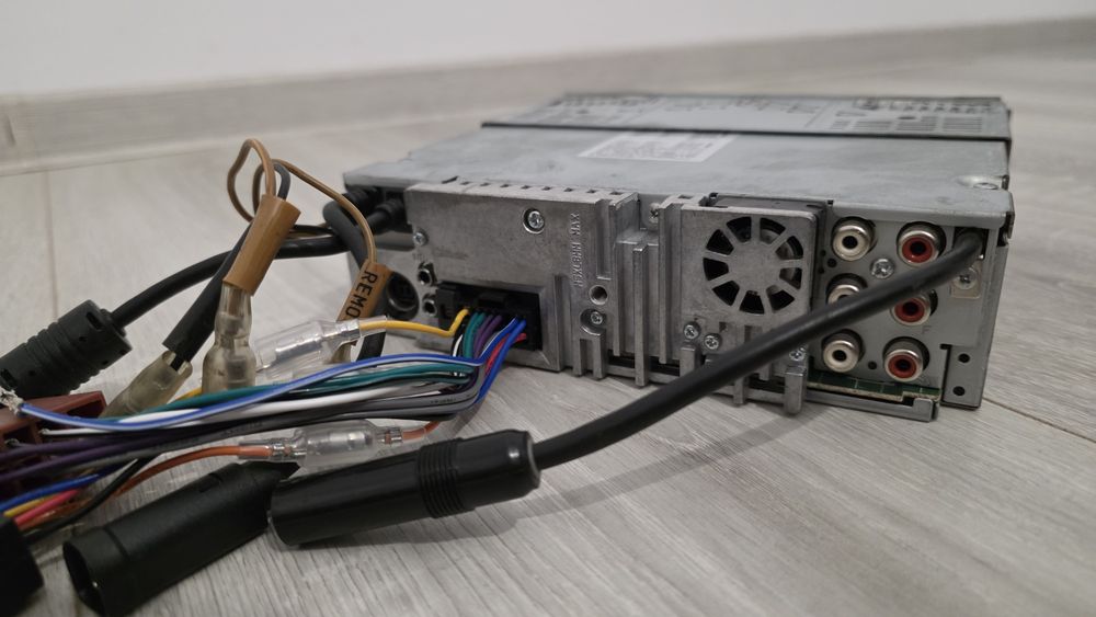 Player auto 1DIN Alpine CDA-137BTI